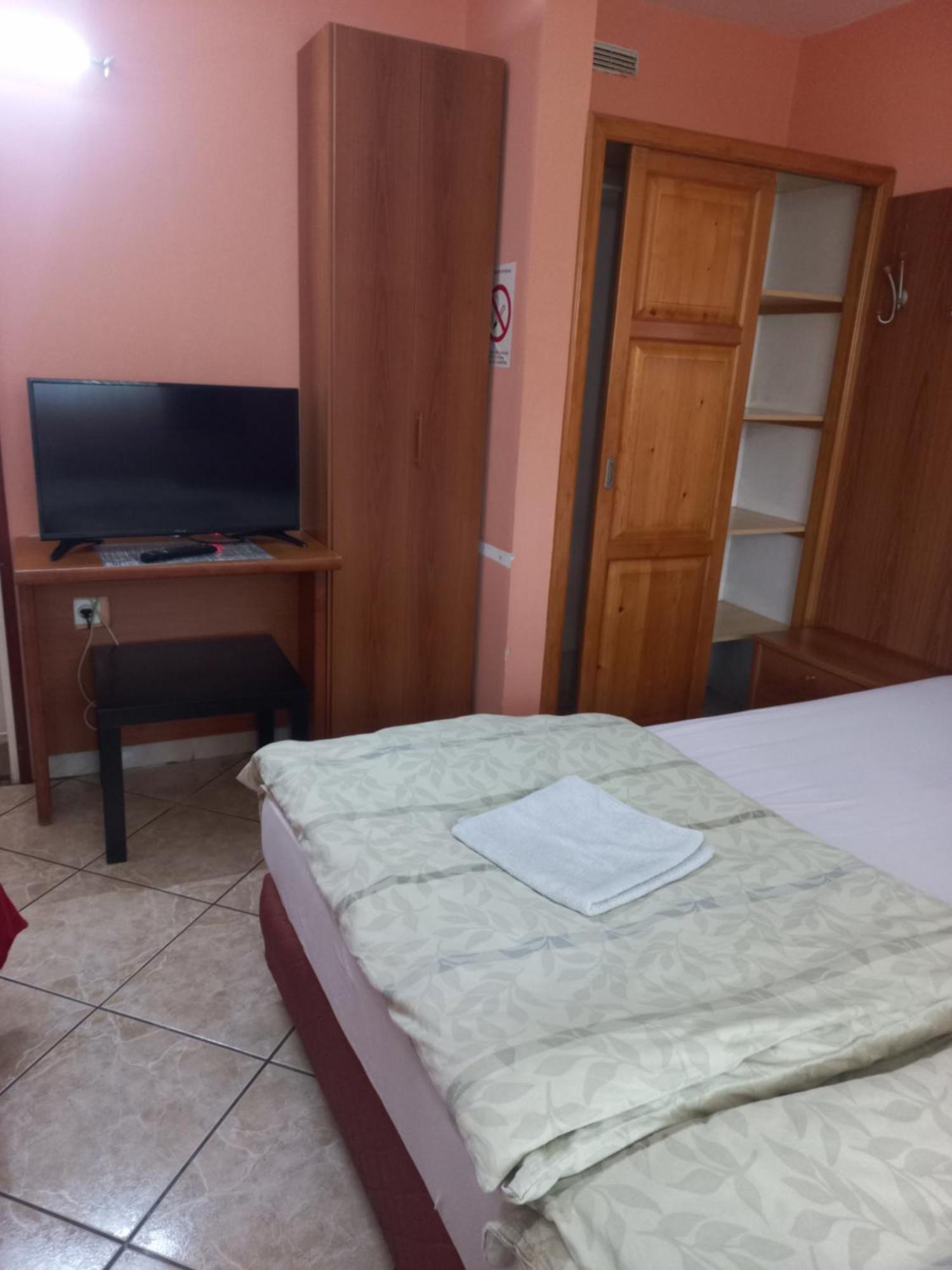 Hostel Bata Kanjiža エクステリア 写真