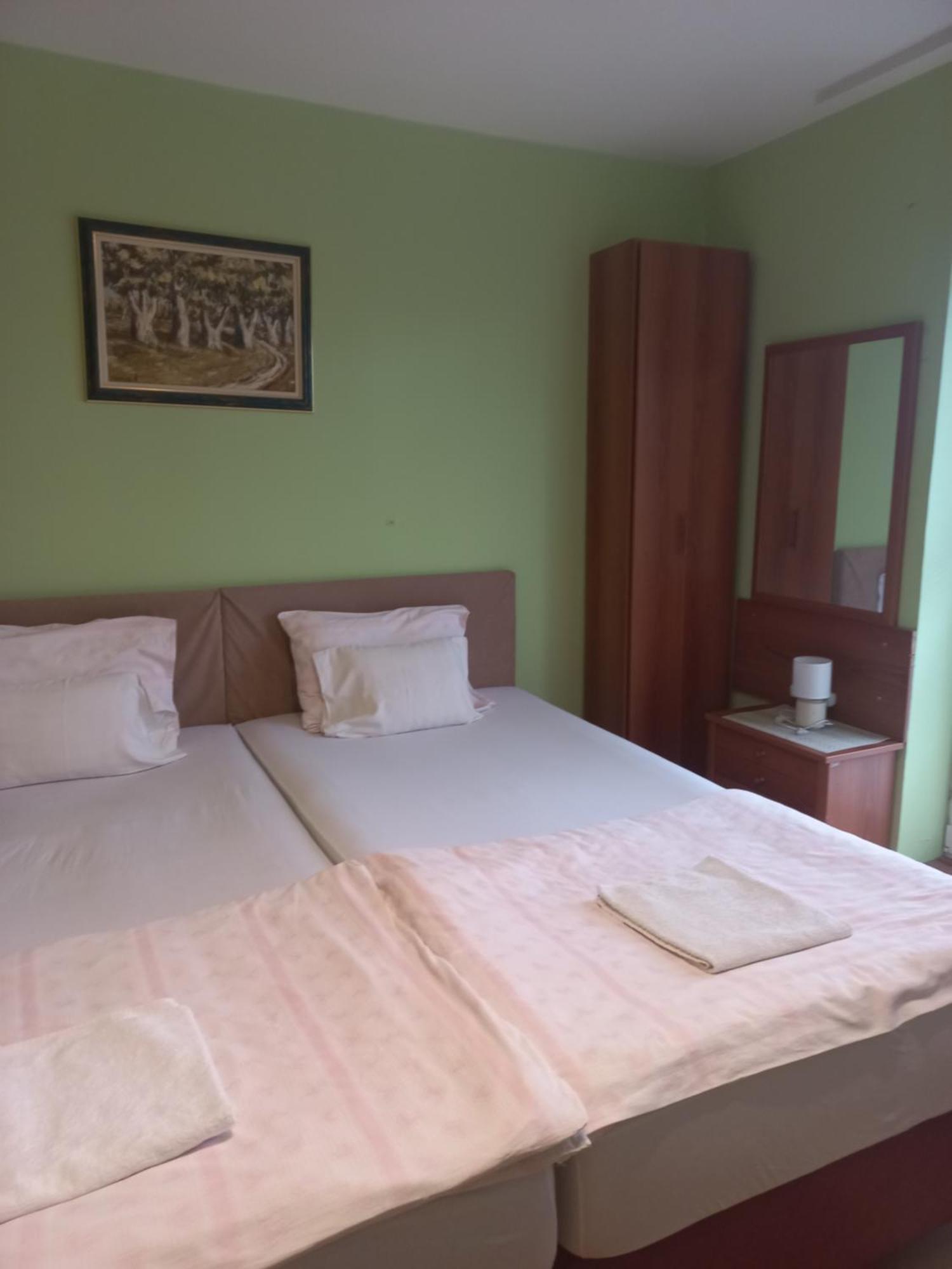 Hostel Bata Kanjiža エクステリア 写真