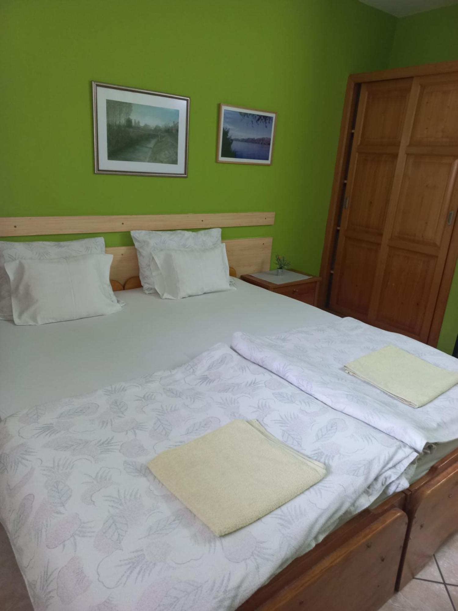 Hostel Bata Kanjiža エクステリア 写真